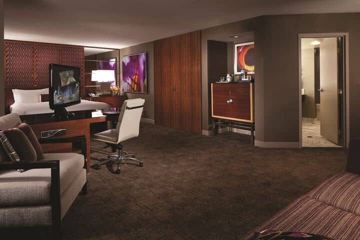 Room 34 of 111