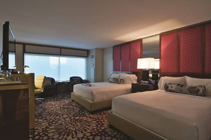 Room 5 of 111
